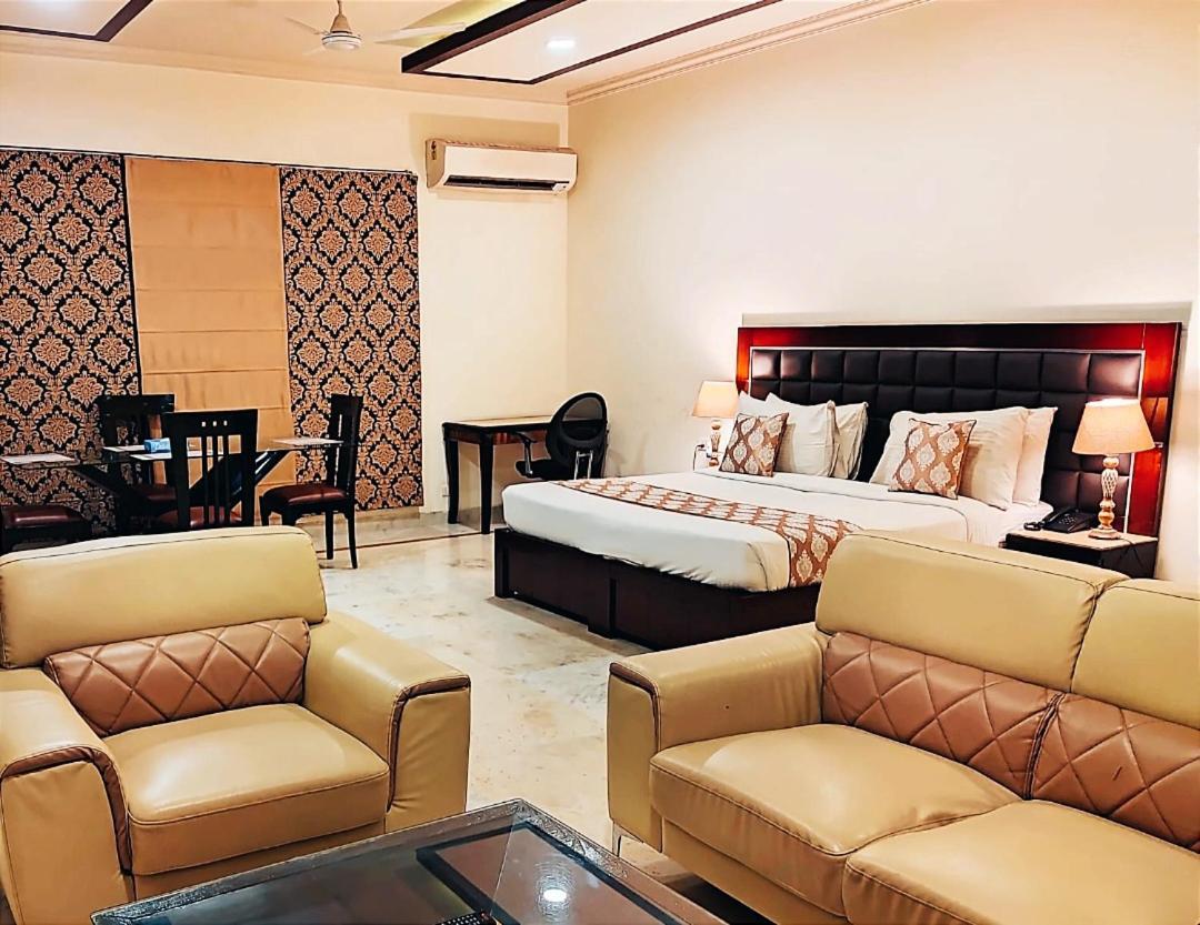 When In Gurgaon - Artemis Hospital 1 Min Walk, Fortis & Medanta 4 Mins Drive Екстериор снимка