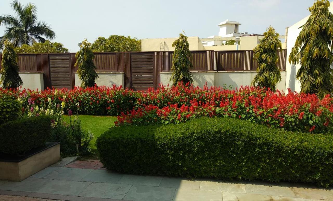 When In Gurgaon - Artemis Hospital 1 Min Walk, Fortis & Medanta 4 Mins Drive Екстериор снимка
