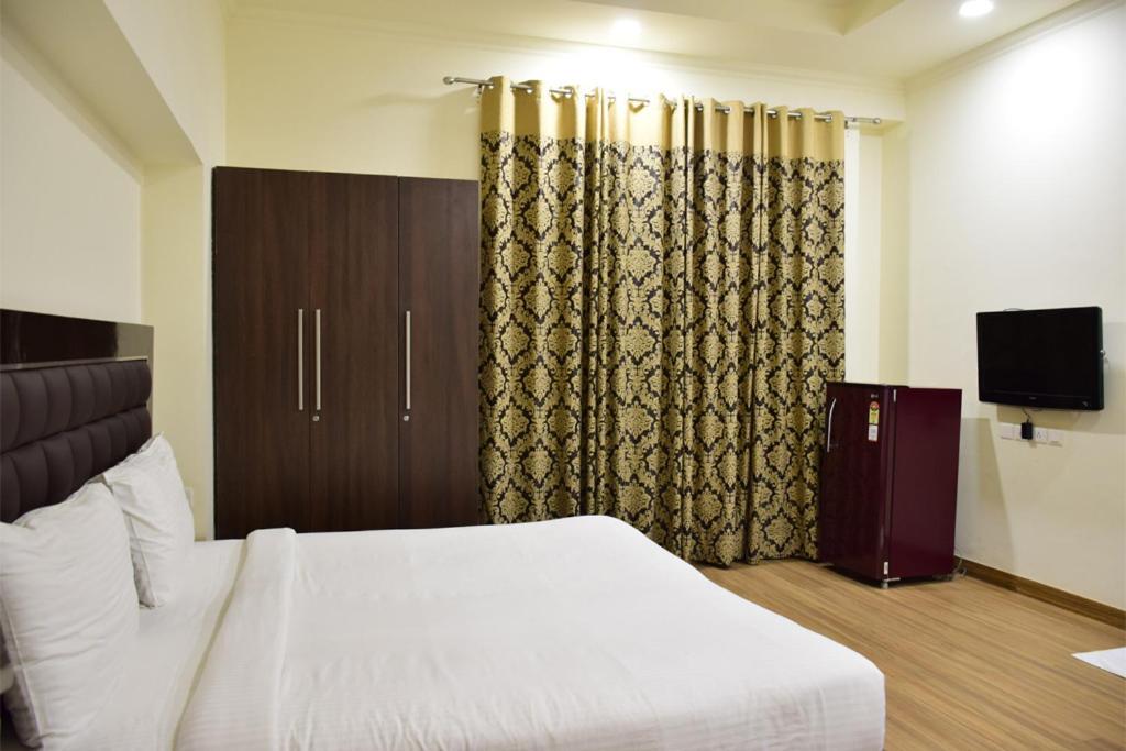 When In Gurgaon - Artemis Hospital 1 Min Walk, Fortis & Medanta 4 Mins Drive Екстериор снимка