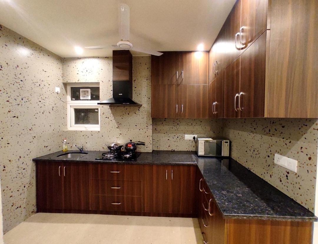 When In Gurgaon - Artemis Hospital 1 Min Walk, Fortis & Medanta 4 Mins Drive Екстериор снимка